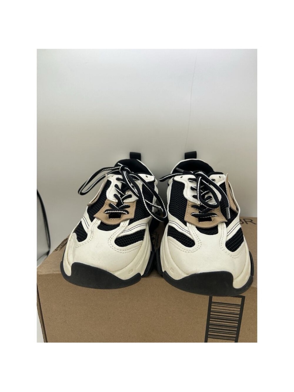 🗽🩶Steve Madden POSSESSION Lace Up Boyfriend Chunky Platform Sneakers - Trendy - Picture 3 of 3